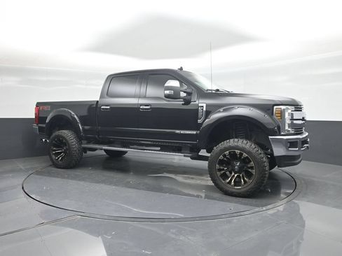 Used 2019 Ford F250 Lariat w/ Lariat Ultimate Package AWD/4WD image 11
