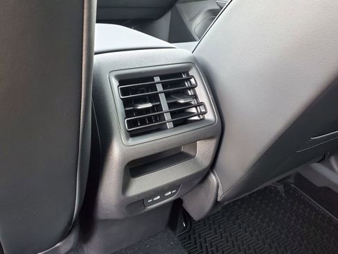 New 2026 Volkswagen Tiguan SE FWD image 11