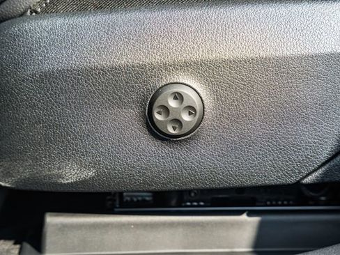 New 2026 Mercedes-Benz GLC 300 4MATIC image 35