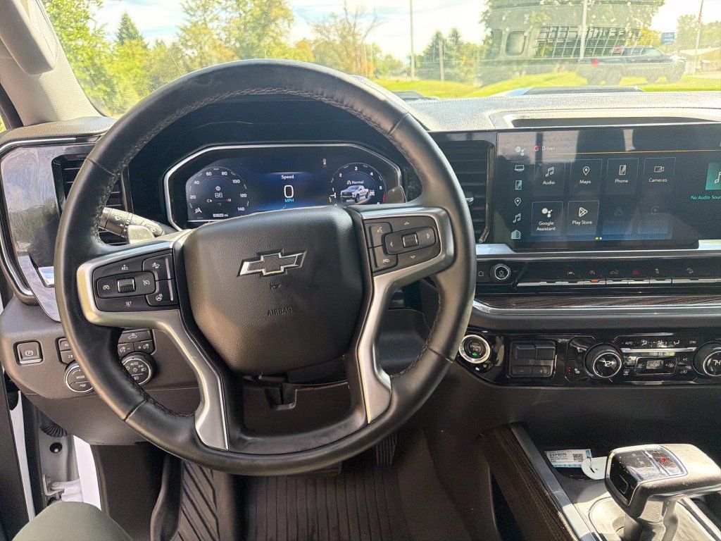 Used 2024 Chevrolet Silverado 1500 LT Trail Boss w/ Convenience Package II AWD/4WD image 15
