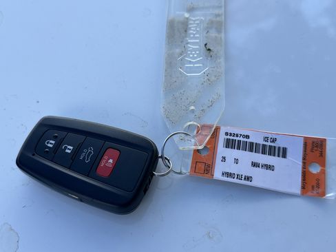 Certified 2025 Toyota RAV4 XLE image 36