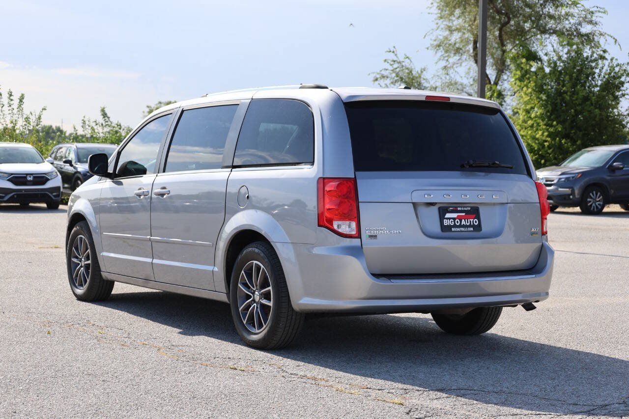 Used 2017 Dodge Grand Caravan SXT FWD image 11