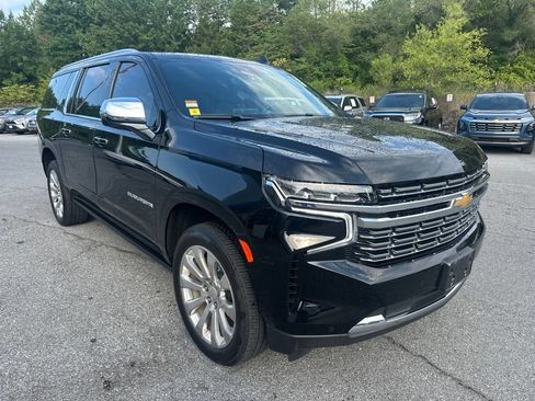 Used 2023 Chevrolet Suburban Premier AWD/4WD image 3