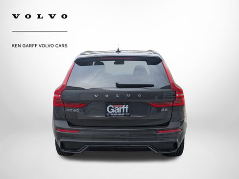 Used 2025 Volvo XC60 B5 Core AWD/4WD image 4