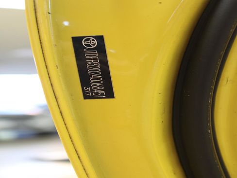 Used 2004 Toyota MR2 image 36