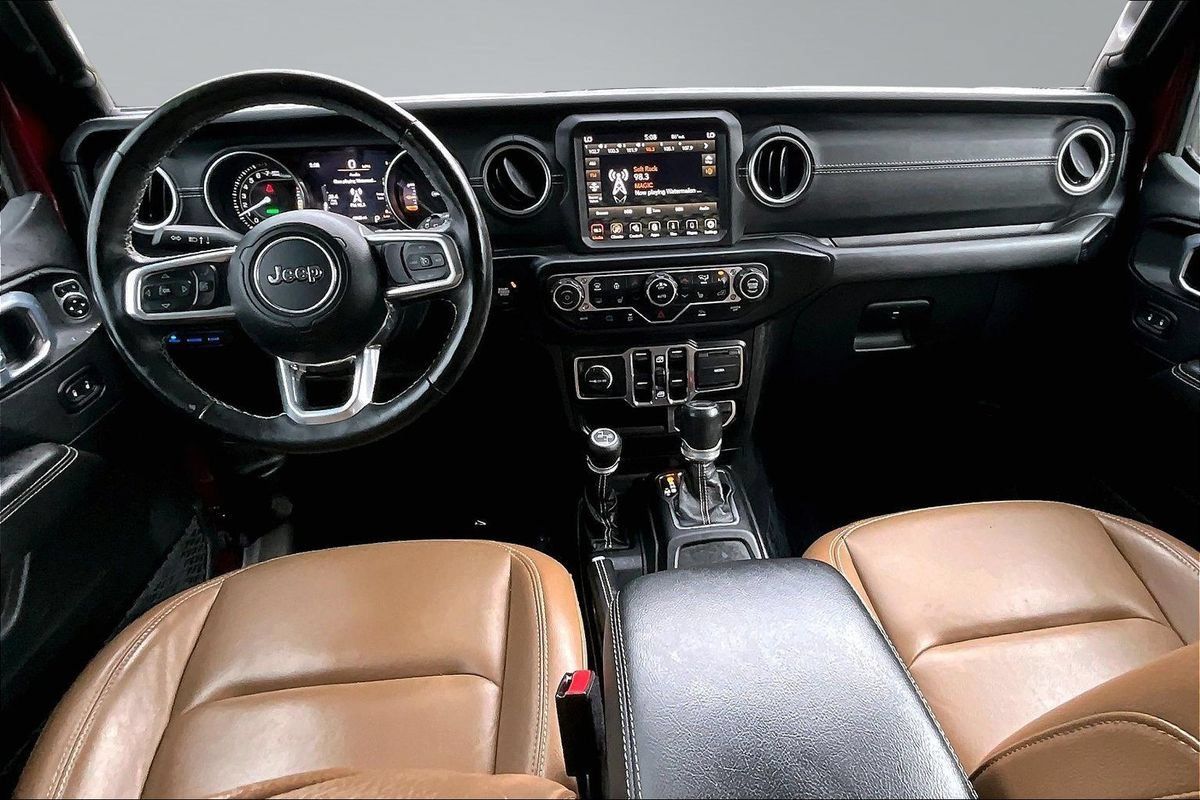 Used 2021 Jeep Wrangler Unlimited Sahara w/ Cold Weather Group AWD/4WD image 19