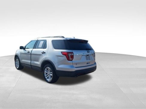 Used 2017 Ford Explorer Base image 9