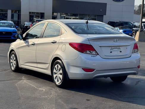 Used 2015 Hyundai Accent GLS image 11