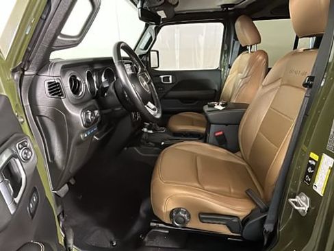 Used 2023 Jeep Wrangler Unlimited Sahara w/ Cold Weather Group AWD/4WD image 11