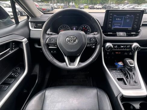 Used 2021 Toyota RAV4 XLE Premium AWD/4WD image 17