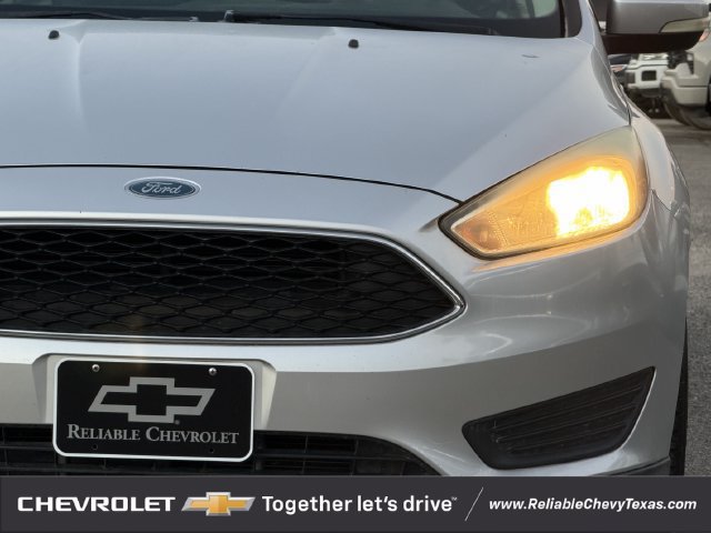 Used 2017 Ford Focus SE FWD image 9