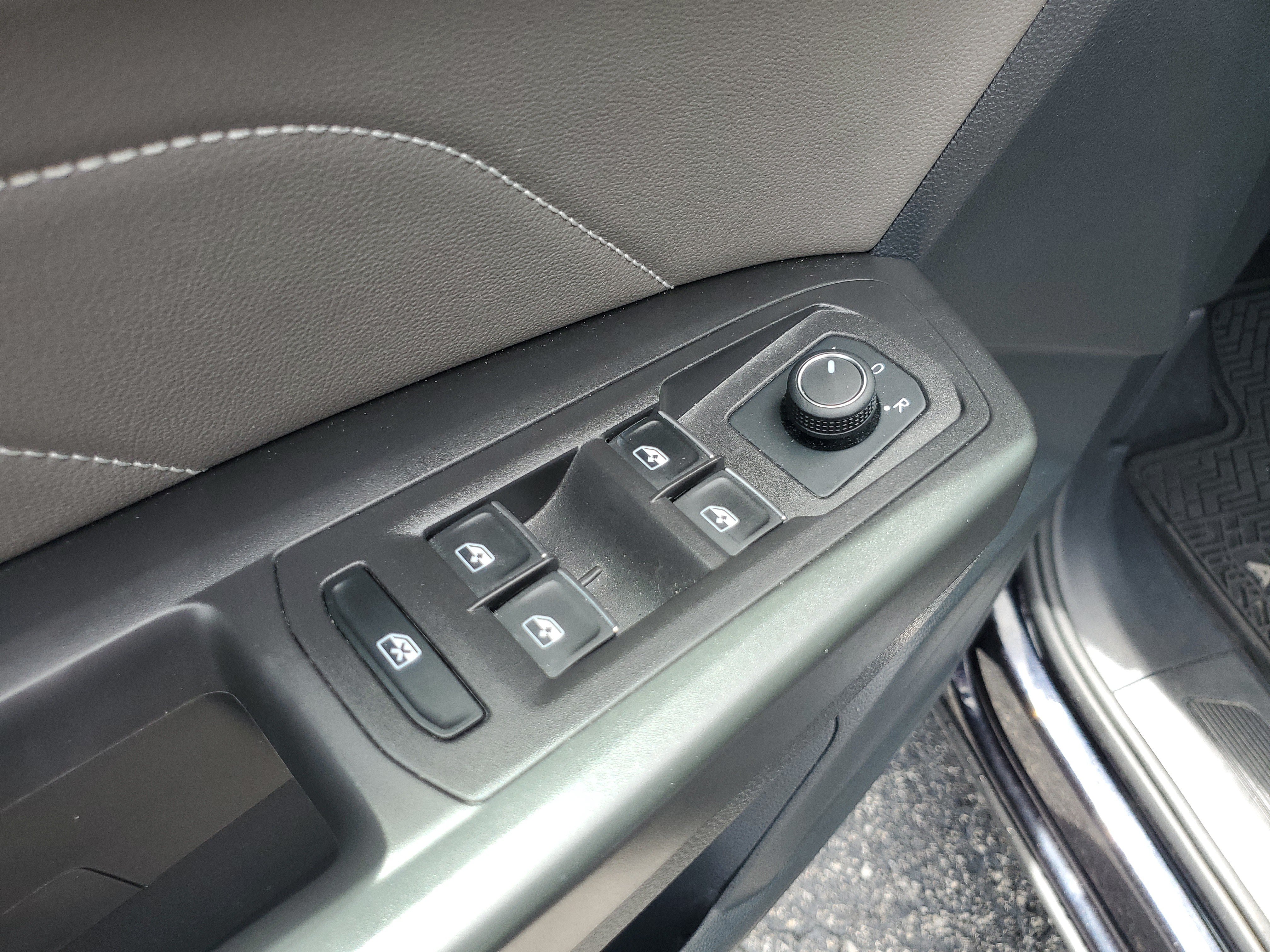 Certified 2022 Volkswagen Atlas SE FWD image 23
