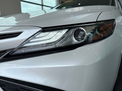 Used 2022 Toyota Camry XSE w/ Navigation Upgrade Package FWD image 7