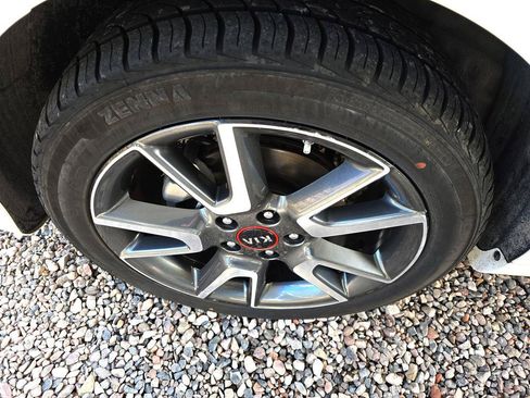 Used 2020 Kia Soul GT-Line FWD image 39