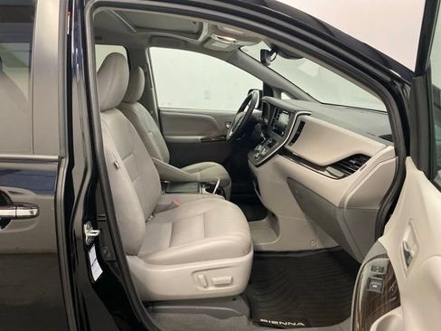 Used 2020 Toyota Sienna XLE w/ XLE Navigation Package AWD/4WD image 24
