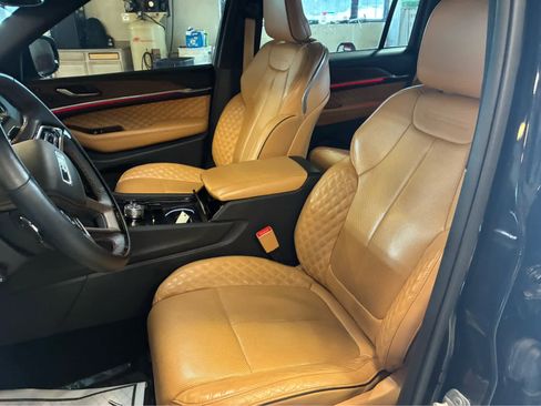 Used 2023 Jeep Grand Cherokee L Summit image 18