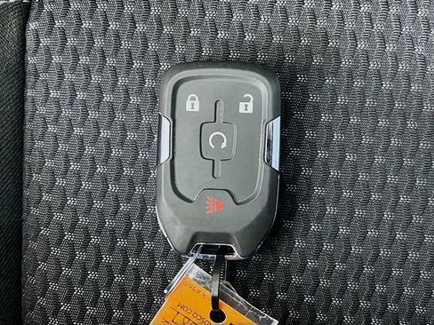 Used 2024 GMC Terrain SLE w/ Driver Convenience Package image 12