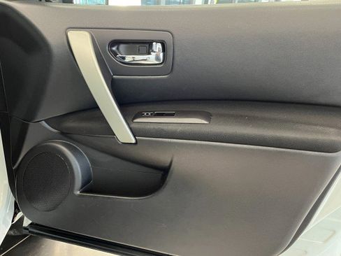 Used 2014 Nissan Rogue S image 16