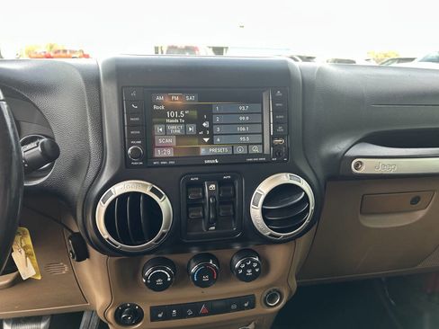 Used 2011 Jeep Wrangler Unlimited Rubicon w/ Trailer Tow Group image 29