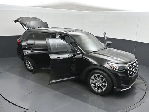Used 2026 Ford Explorer Platinum RWD image 63