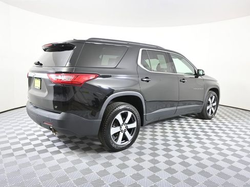 Used 2020 Chevrolet Traverse LT w/ LT Premium Package image 6