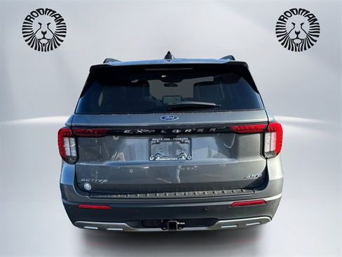 New 2026 Ford Explorer Active w/ Active Comfort Package image 6