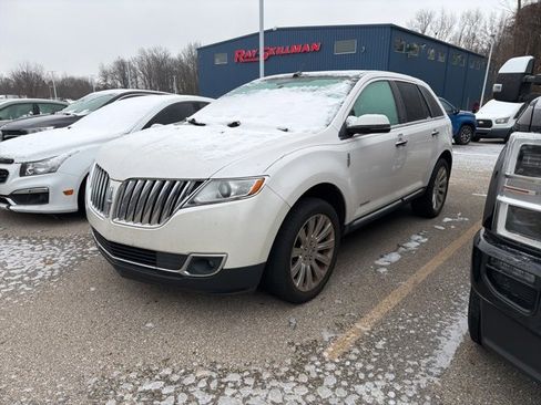 Used 2013 Lincoln MKX Base image 2