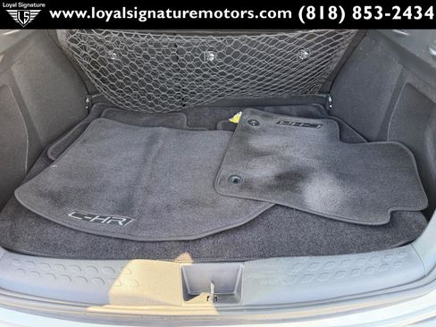 Used 2018 Toyota C-HR XLE image 11