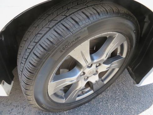 Used 2017 Toyota Sienna SE image 12