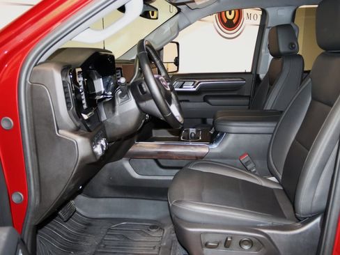 Used 2025 GMC Sierra 3500 SLT w/ SLT Premium Package image 44
