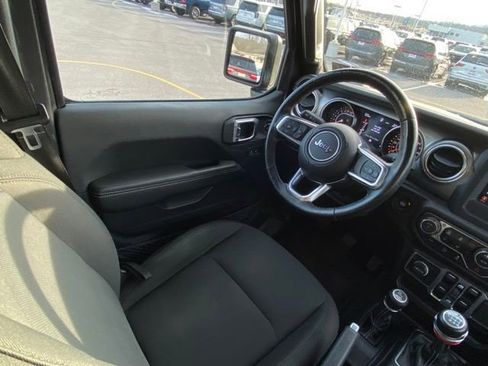 Used 2020 Jeep Wrangler Unlimited Sahara w/ Cold Weather Group AWD/4WD image 26
