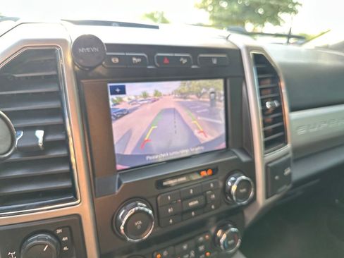 Used 2020 Ford F250 Lariat w/ Lariat Ultimate Package AWD/4WD image 29
