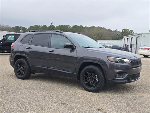Certified 2023 Jeep Cherokee Altitude Lux w/ Lux Elite Package AWD/4WD image 4