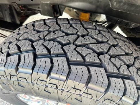 Used 2022 Ford F250 XLT w/ XLT Premium Package AWD/4WD image 28
