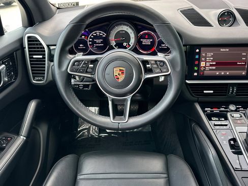 Used 2023 Porsche Cayenne Base image 14