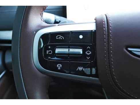 Used 2025 Genesis GV80 3.5T Prestige image 17