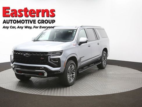 Used 2025 Chevrolet Suburban Z71 AWD/4WD image 57
