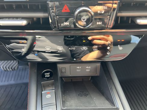 New 2026 Nissan Kicks SR w/ Cold Weather Package image 17