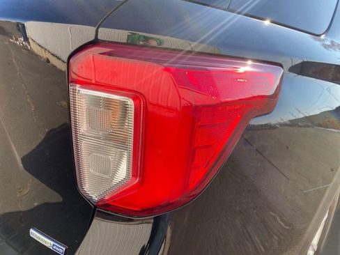 Used 2020 Ford Explorer XLT w/ Equipment Group 202A image 12
