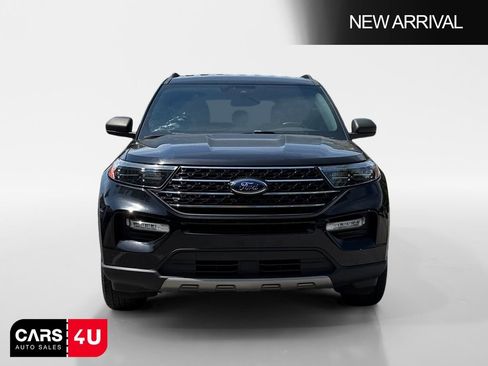 Used 2020 Ford Explorer XLT w/ Equipment Group 202A AWD/4WD image 2