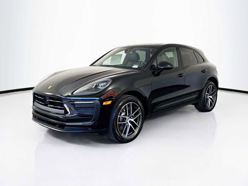 New 2025 Porsche Macan image 1