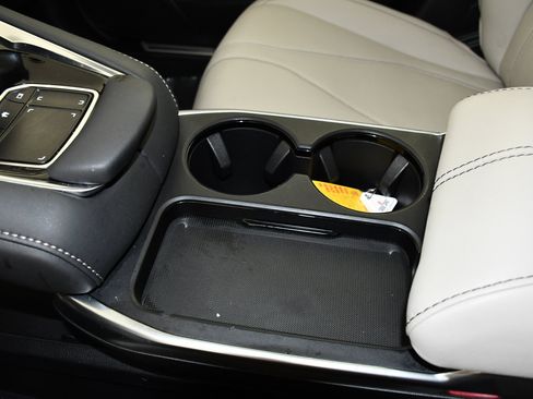 Used 2025 Acura RDX SH-AWD image 30