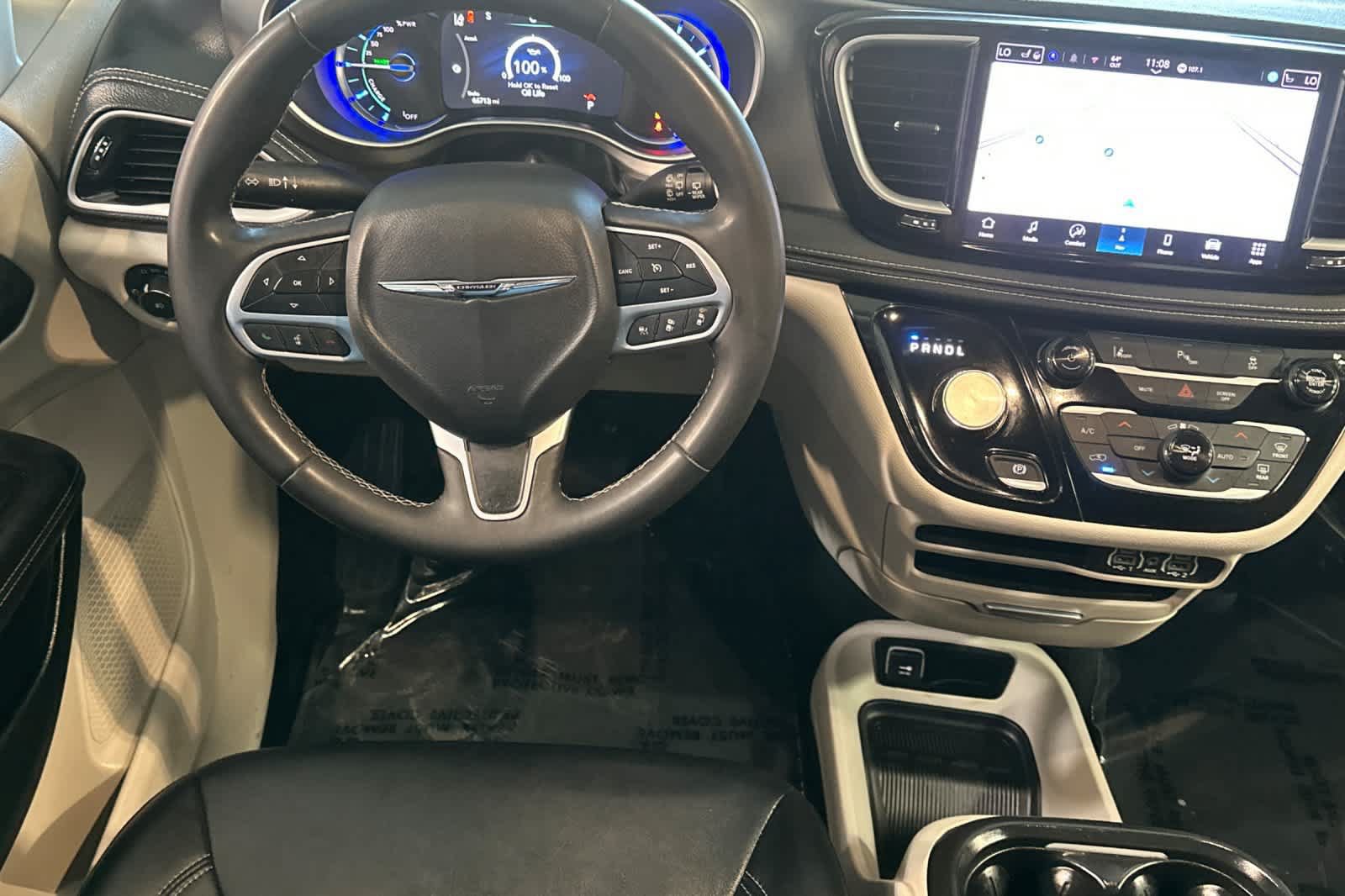 Used 2024 Chrysler Pacifica Limited FWD image 24