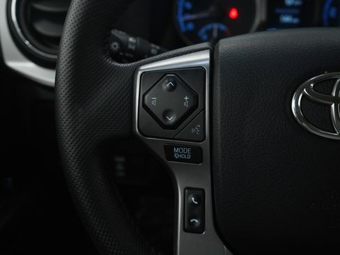 Used 2021 Toyota Tacoma SR5 w/ Trail Edition image 27