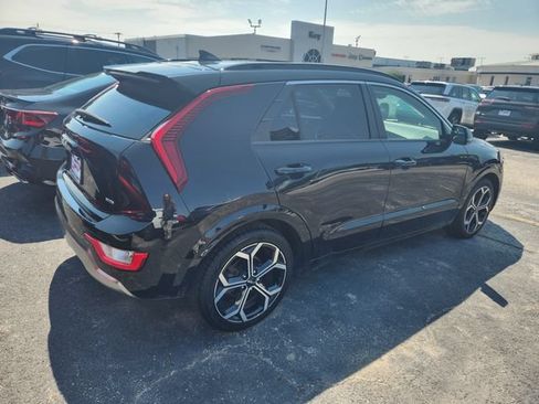 Used 2023 Kia Niro EX Touring FWD image 3