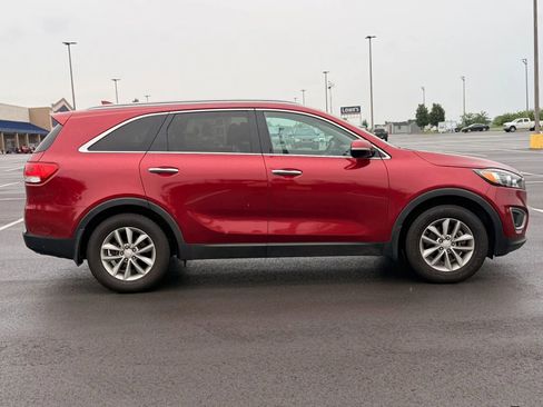 Used 2016 Kia Sorento FWD w/ LX Convenience Package image 6