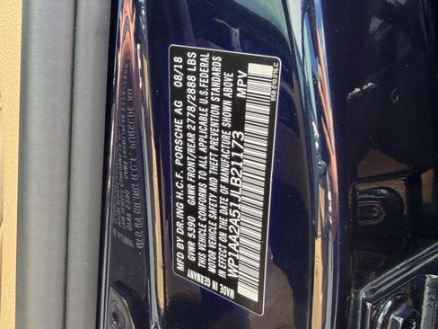 Certified 2018 Porsche Macan Sport Edition image 41