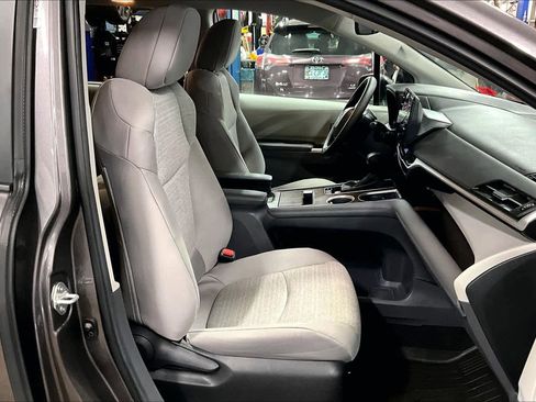 Certified 2024 Toyota Sienna LE image 7