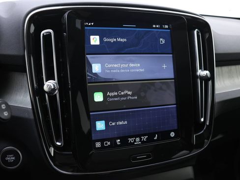 Used 2025 Volvo XC40 B5 Ultra w/ Protection Package Premier image 13