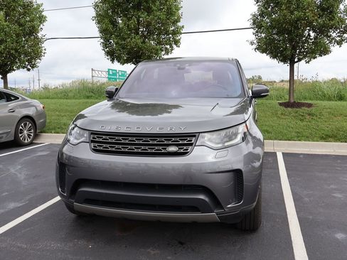 Used 2019 Land Rover Discovery SE AWD/4WD image 2